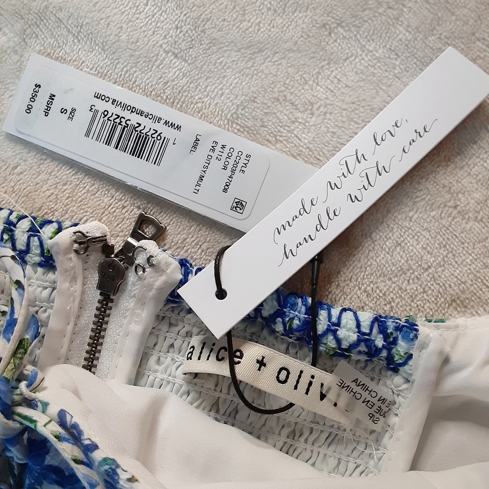 ALICE + OLIVIA Floral Lace Up Crawford Smocked Crop Top Size Small - Picture 8 of 8